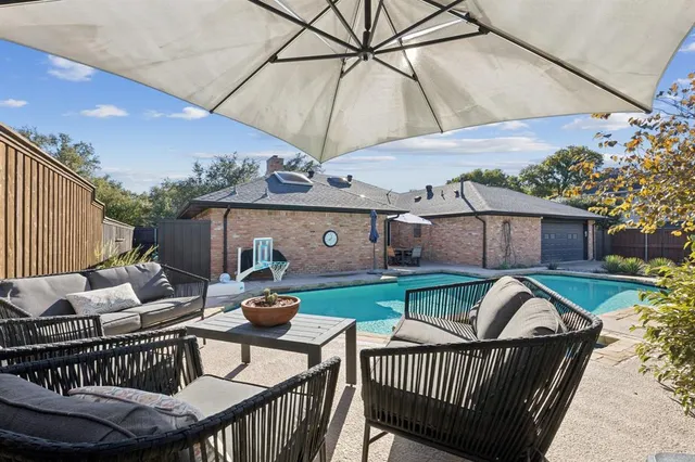 $939,000 | 5723 Twin Brooks Drive, Dallas, TX 75252