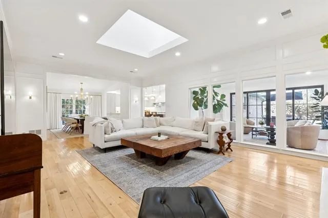 $939,000 | 5723 Twin Brooks Drive, Dallas, TX 75252