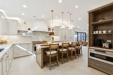 $939,000 | 5723 Twin Brooks Drive, Dallas, TX 75252