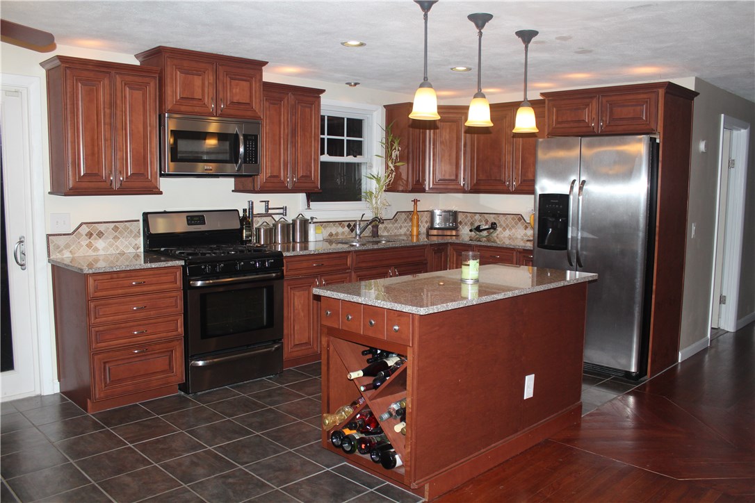 13 Lydia Road Coventry, RI 02816 - Photo 3 of 19