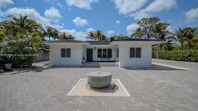 $2,495,000 | 8390 Southwest 64th Street, Miami, FL 33143