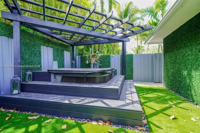 $2,495,000 | 8390 Southwest 64th Street, Miami, FL 33143