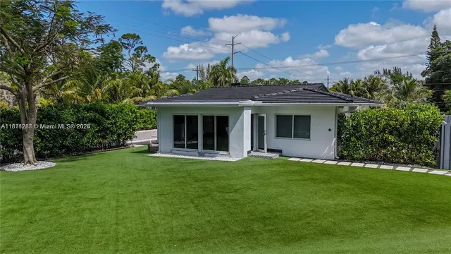 $2,495,000 | 8390 Southwest 64th Street, Miami, FL 33143
