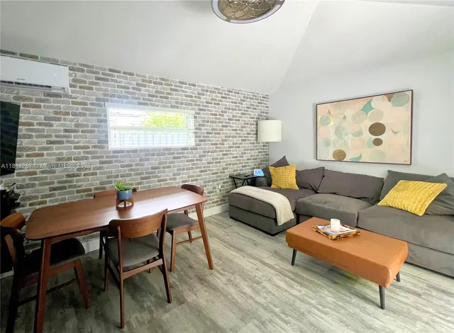 $2,495,000 | 8390 Southwest 64th Street, Miami, FL 33143