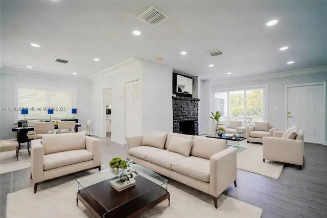 $2,495,000 | 8390 Southwest 64th Street, Miami, FL 33143