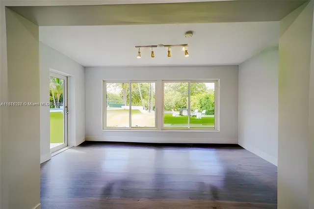 $2,495,000 | 8390 Southwest 64th Street, Miami, FL 33143