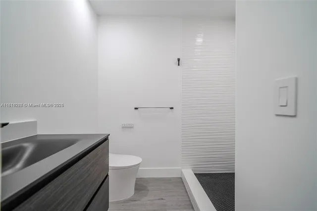 $2,495,000 | 8390 Southwest 64th Street, Miami, FL 33143