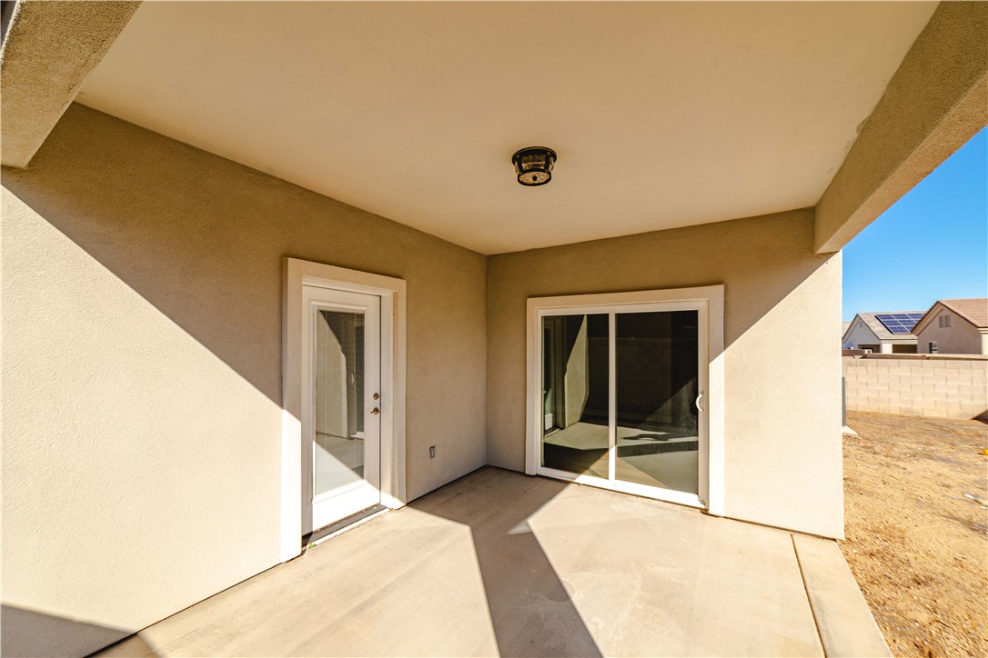 3640 North Kenneth Road Kingman, AZ 86409 - Photo 34 of 44 View of patio / terrace