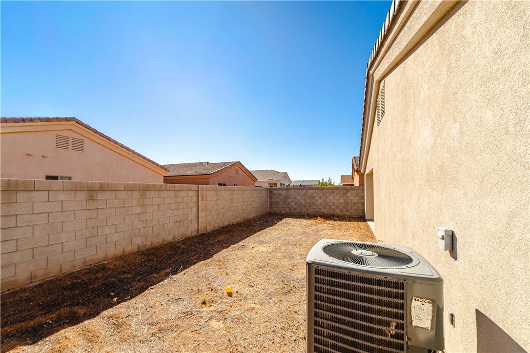 3640 North Kenneth Road Kingman, AZ 86409 - Photo 38 of 44 View of fenced backyard
