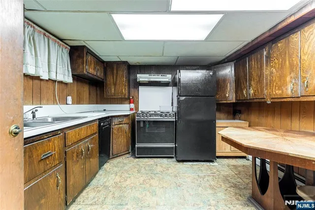 $599,000 | 1806 Rensselaer Road, Teaneck, NJ 07666