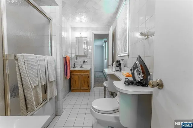 $599,000 | 1806 Rensselaer Road, Teaneck, NJ 07666