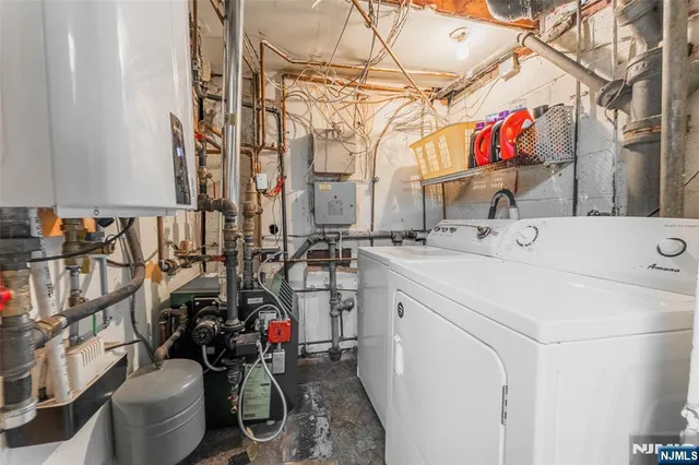 $599,000 | 1806 Rensselaer Road, Teaneck, NJ 07666