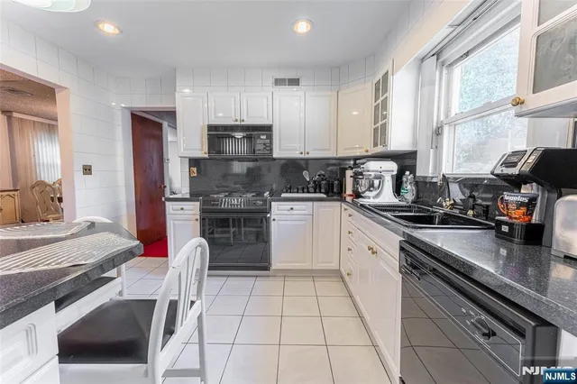 $599,000 | 1806 Rensselaer Road, Teaneck, NJ 07666