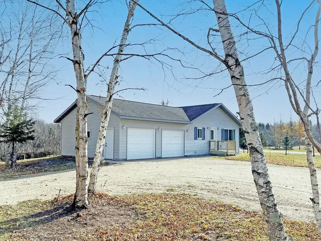 $300,000 | 17192 Remus Woods Lane, Lakewood, WI 54138