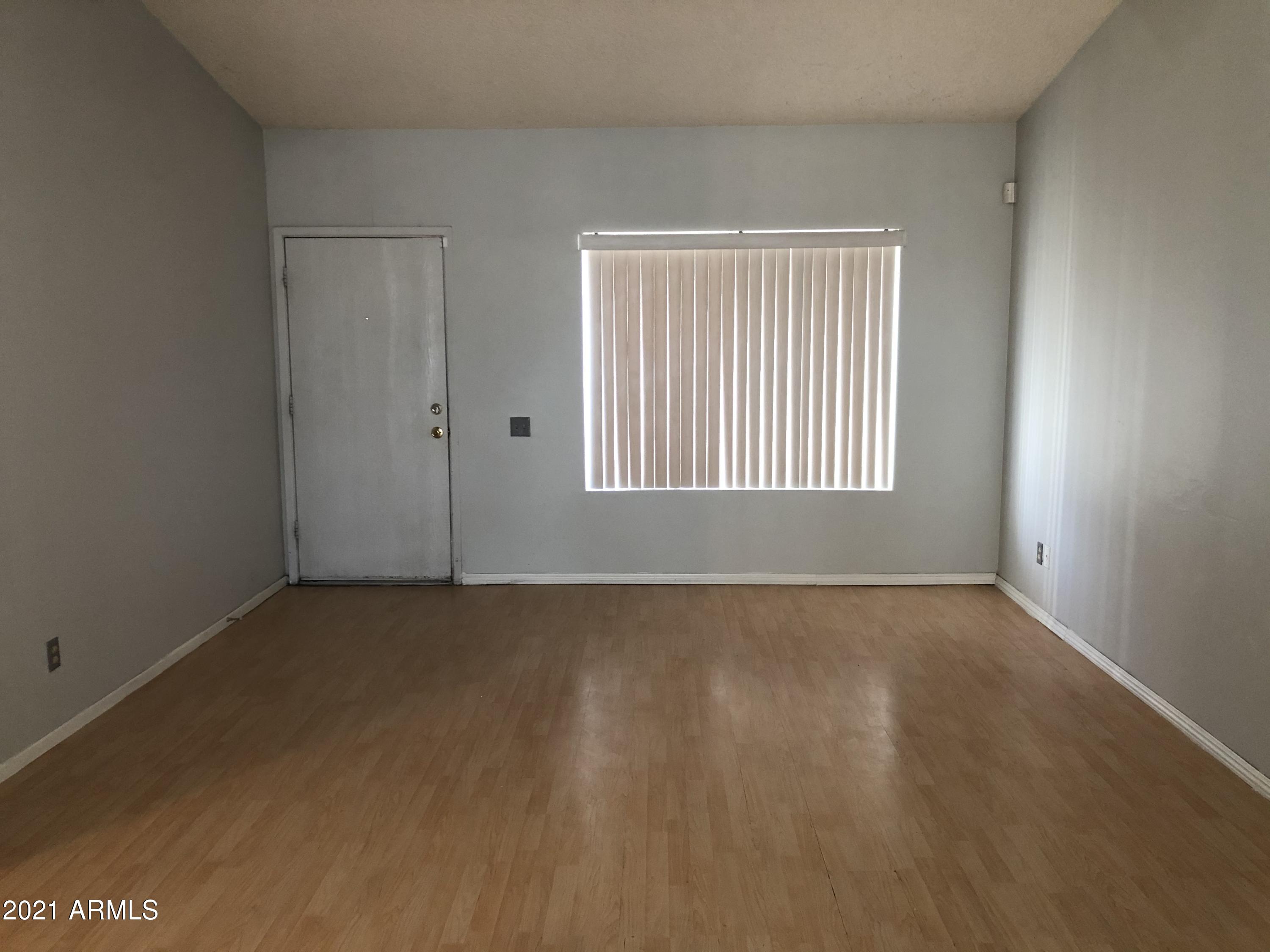 4042 East Carson Road Phoenix, AZ 85042 - Photo 15 of 28 IMG_3227