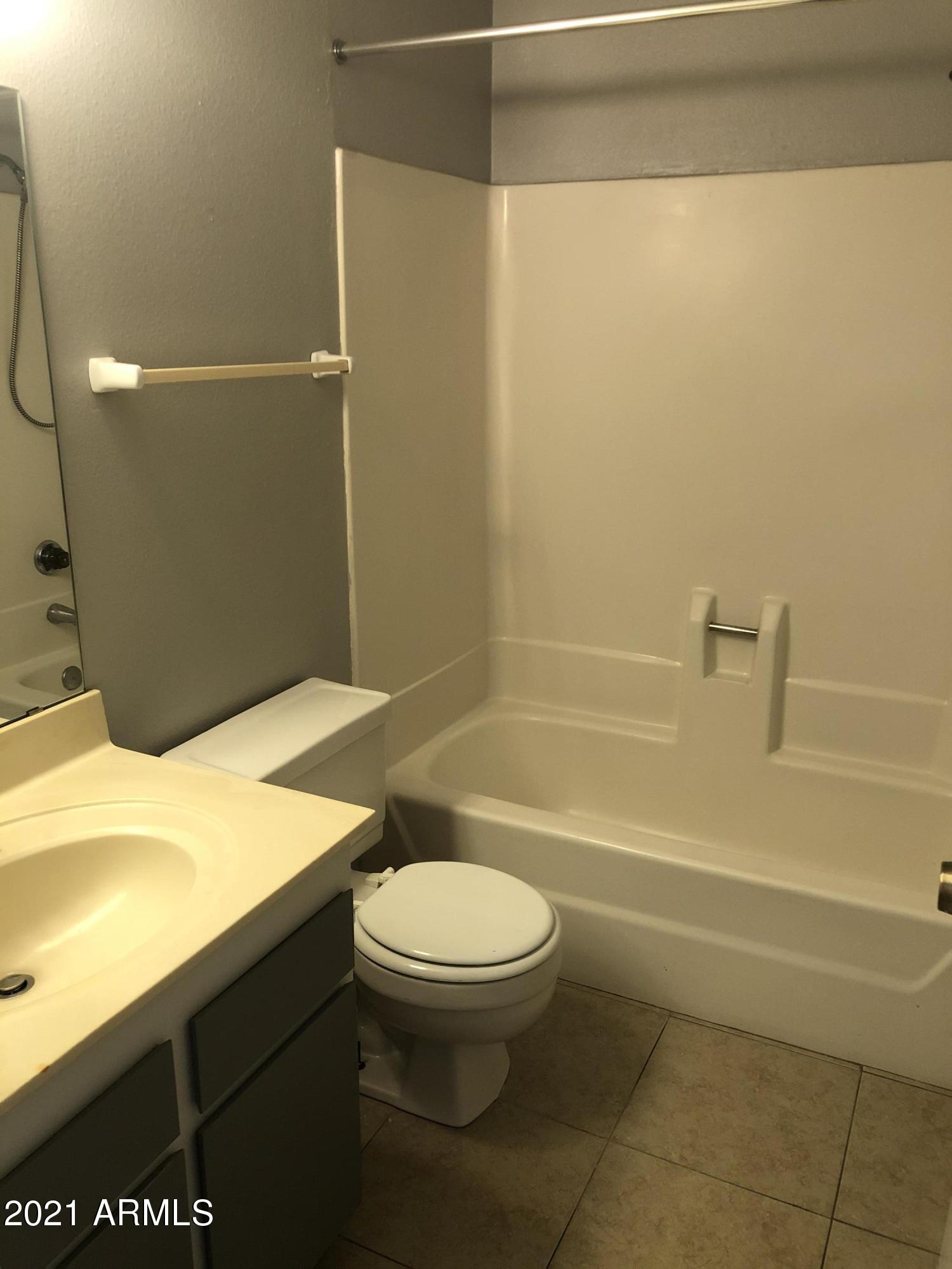 4042 East Carson Road Phoenix, AZ 85042 - Photo 18 of 28 IMG_3230