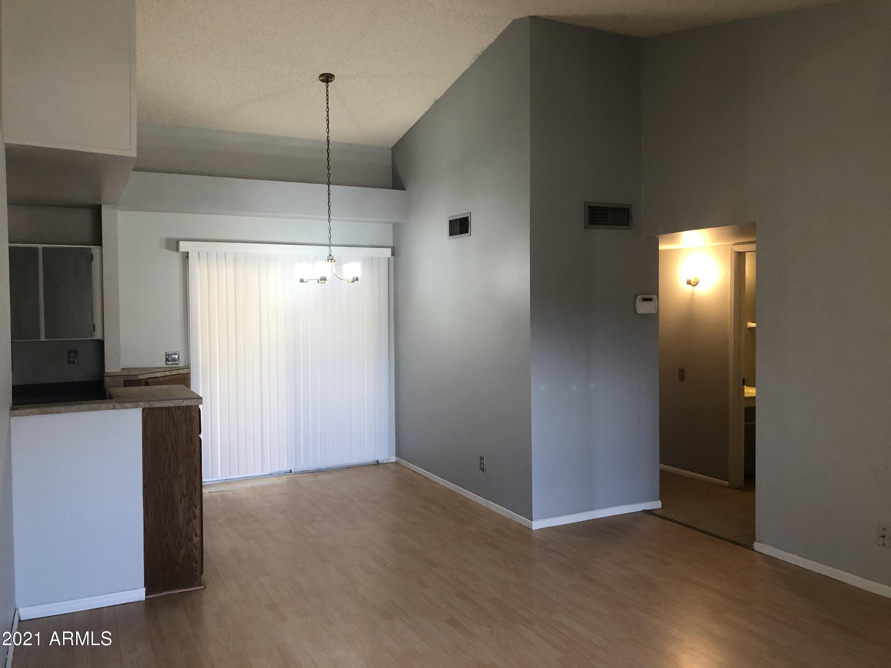 4042 East Carson Road Phoenix, AZ 85042 - Photo 5 of 28 IMG_3217