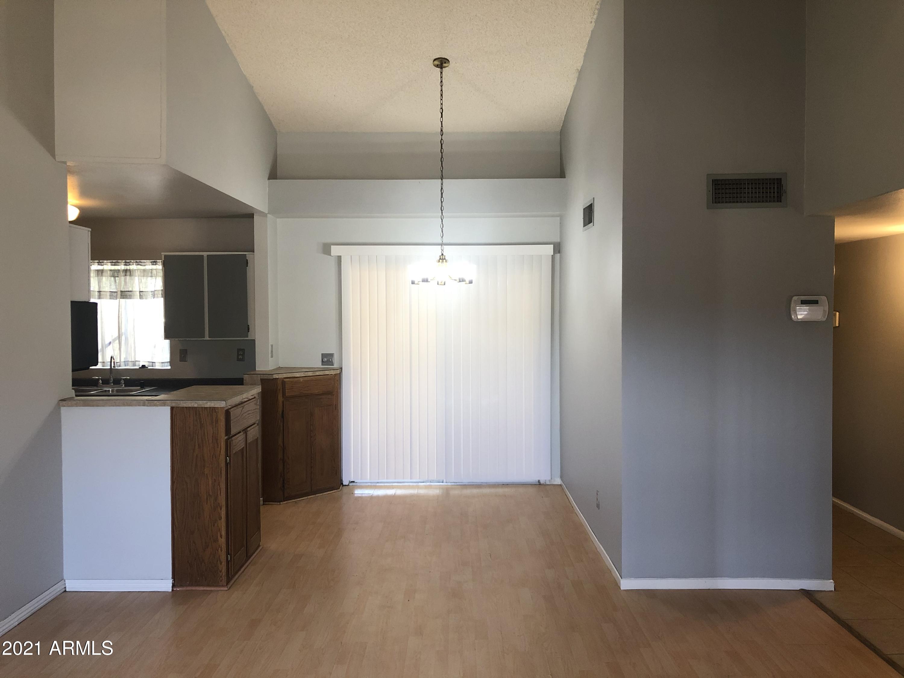 4042 East Carson Road Phoenix, AZ 85042 - Photo 7 of 28 IMG_3219