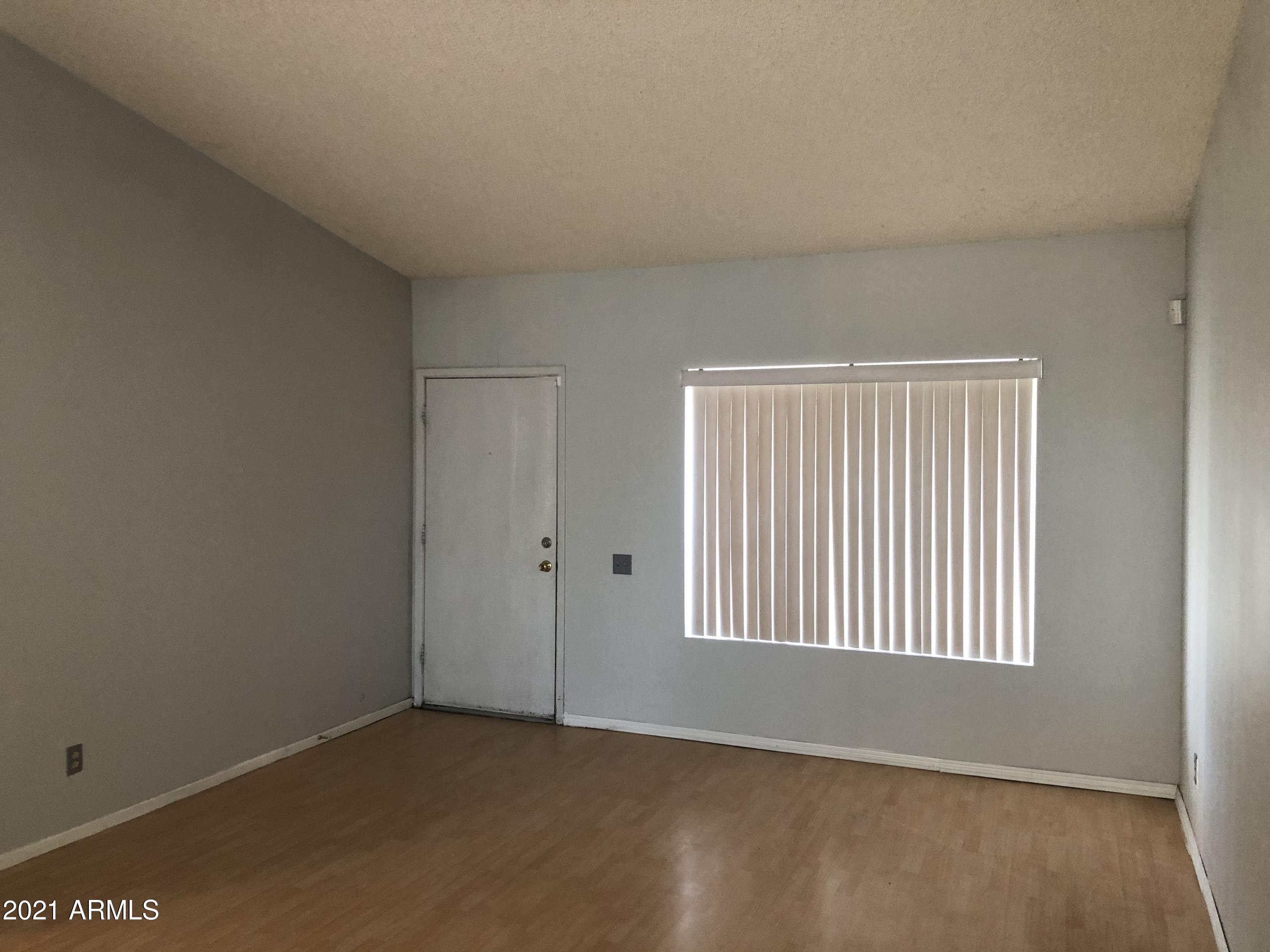 4042 East Carson Road Phoenix, AZ 85042 - Photo 8 of 28 IMG_3220