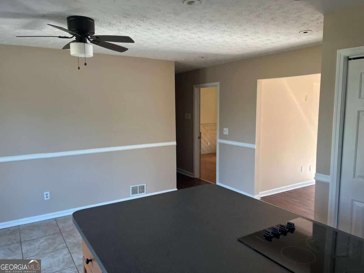 1301 Hickory Ridge Trail Auburn, GA 30011 - Photo 4 of 20