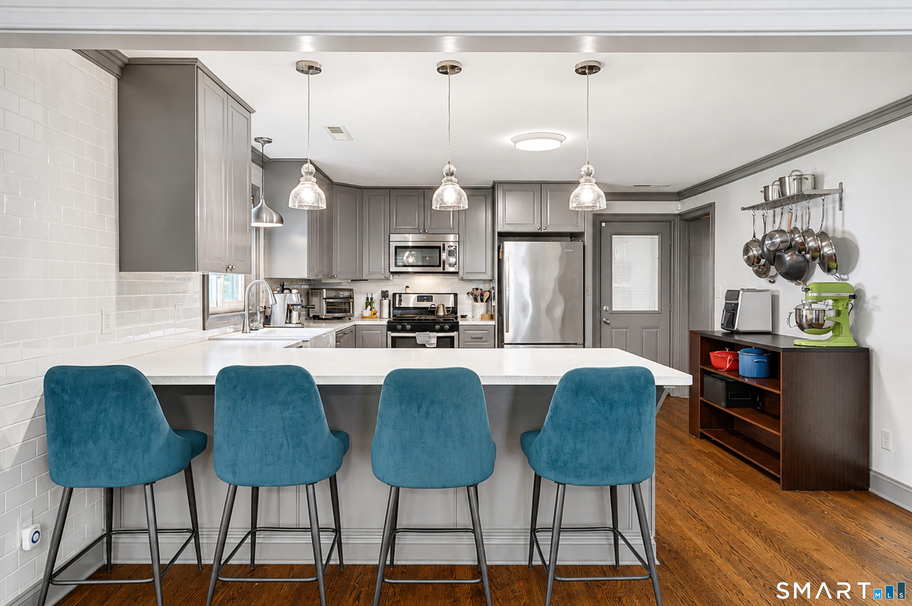 25 Seneca Road New Haven, CT 06515 - Photo 4 of 18 Gallery Image 4