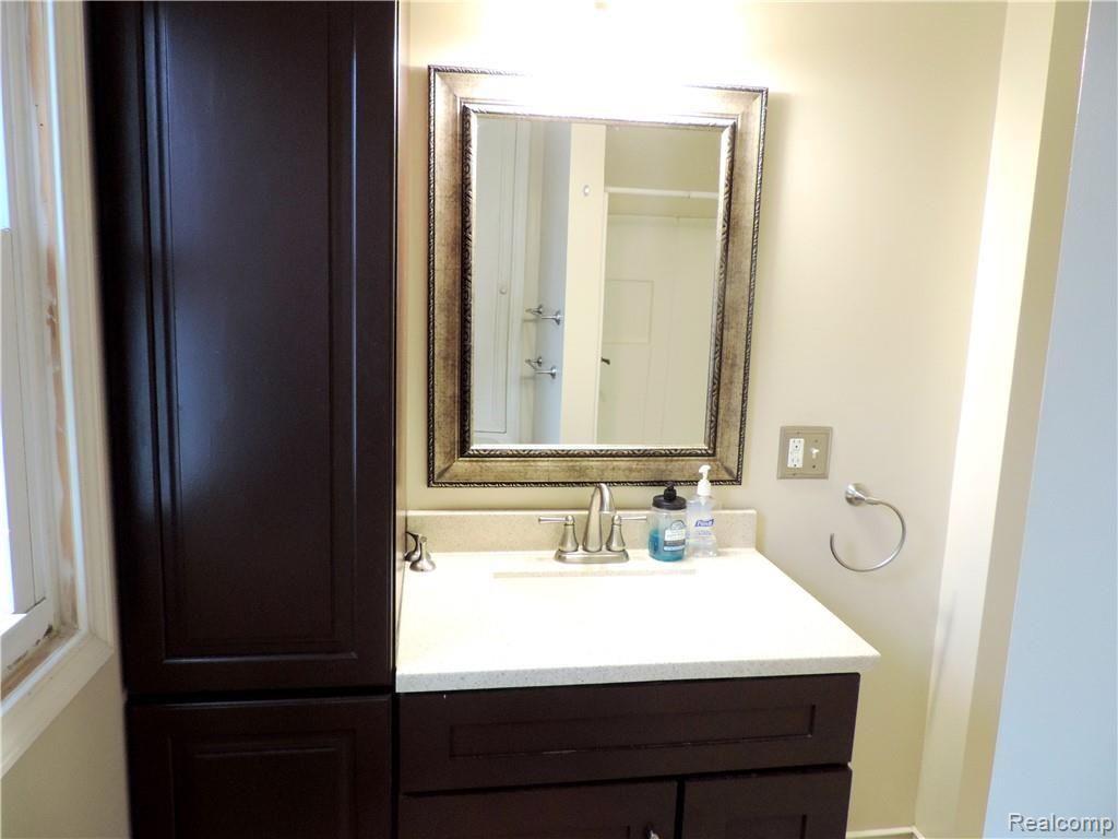 3385 Bathurst Avenue Rochester Hills, MI 48309 - Photo 14 of 19