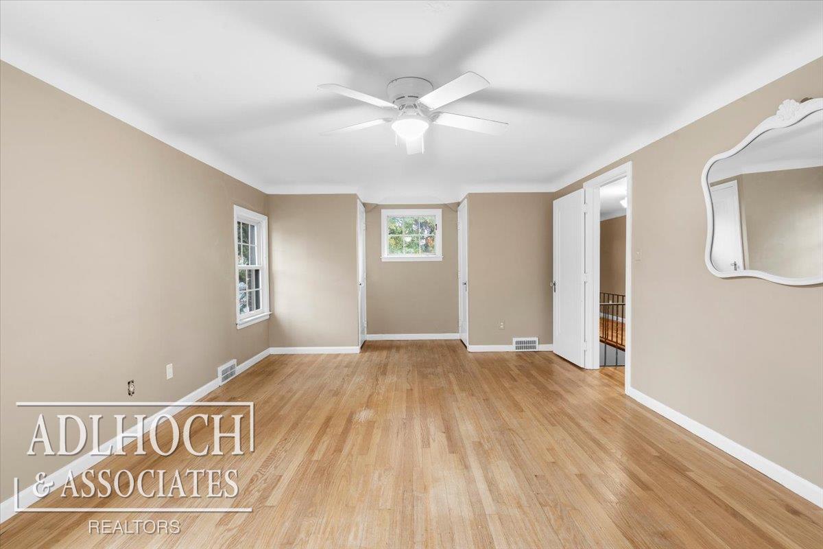 827 Fisher Road Grosse Pointe, MI 48230 - Photo 28 of 53 50193483-eca508fe-74b4-4317-81e5-01b70df09926.JPG