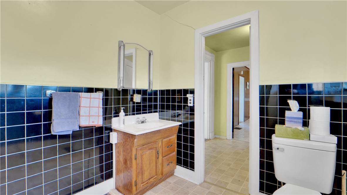 1096 Victor Road Macedon, NY 14502 - Photo 19 of 49 First Floor Full Bathroom