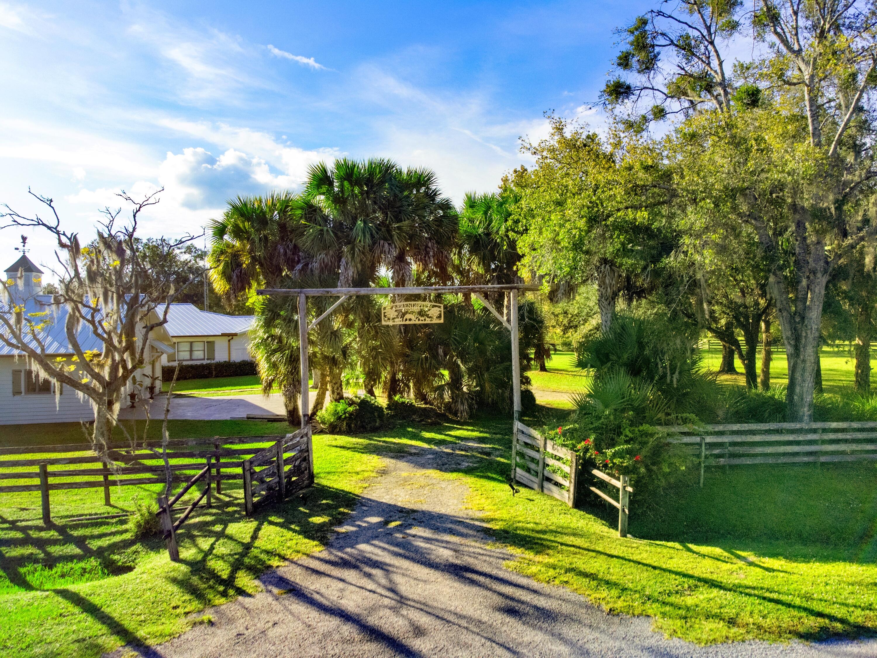 32801 Highway 441, Unit 64 Okeechobee, FL 34972 - Photo 71 of 138 0d5a75fe-2582-4f46-a5bb-5c7d80b3be9b