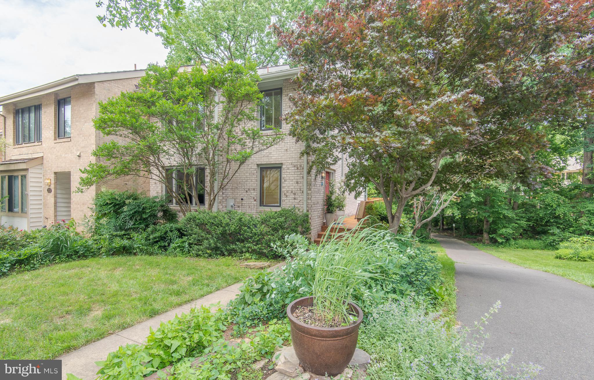 2037 Swans Neck Way Reston, VA 20191 - Photo 29 of 30 Exterior (Front)