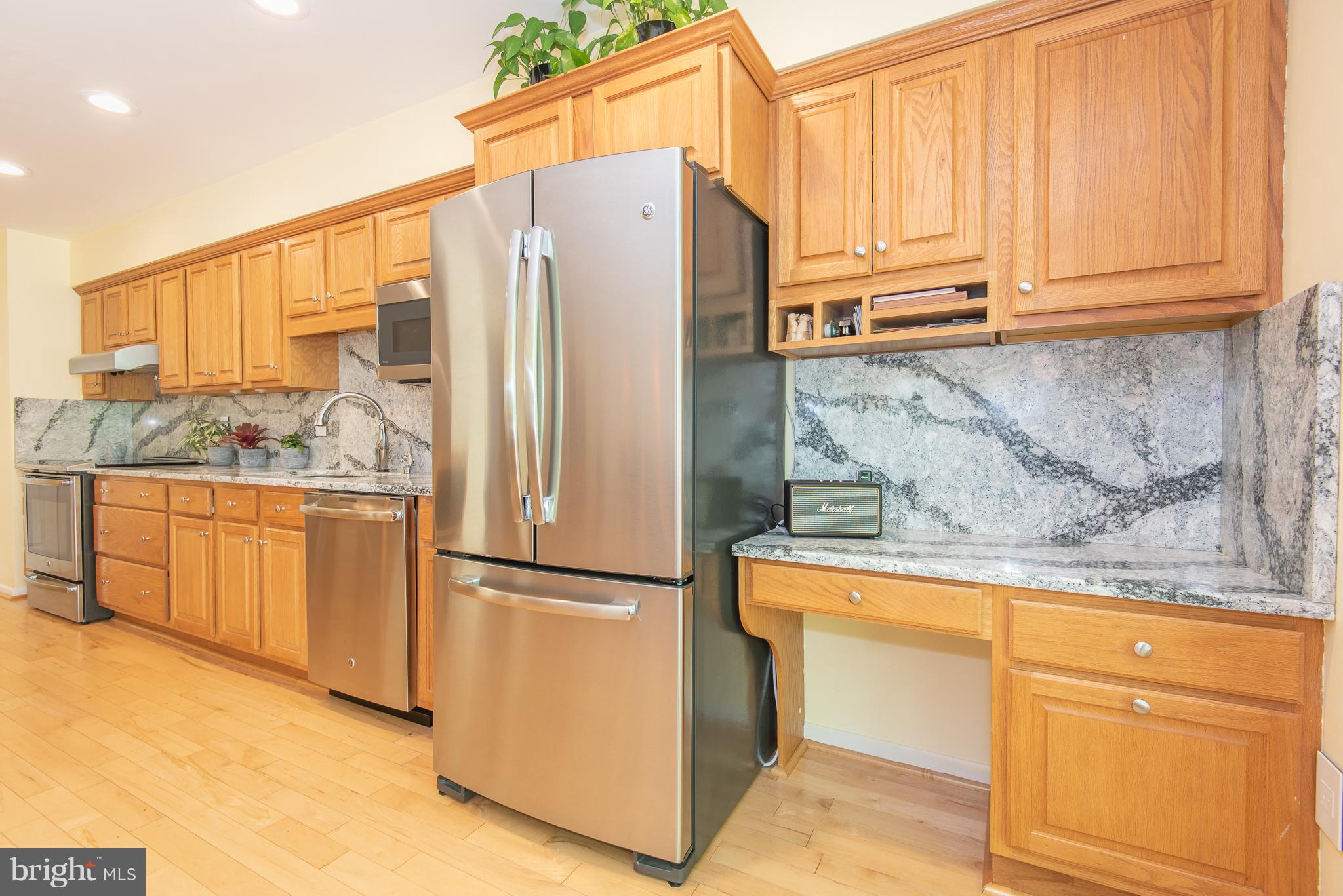 2037 Swans Neck Way Reston, VA 20191 - Photo 5 of 30 Kitchen