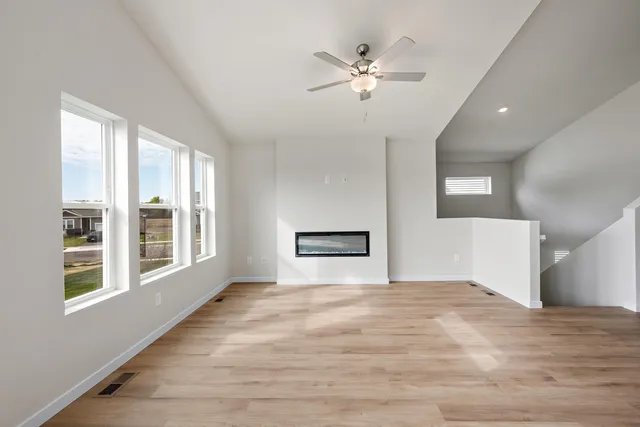 $363,900 | 623 Redwood Loop North, Cambridge, MN 55008