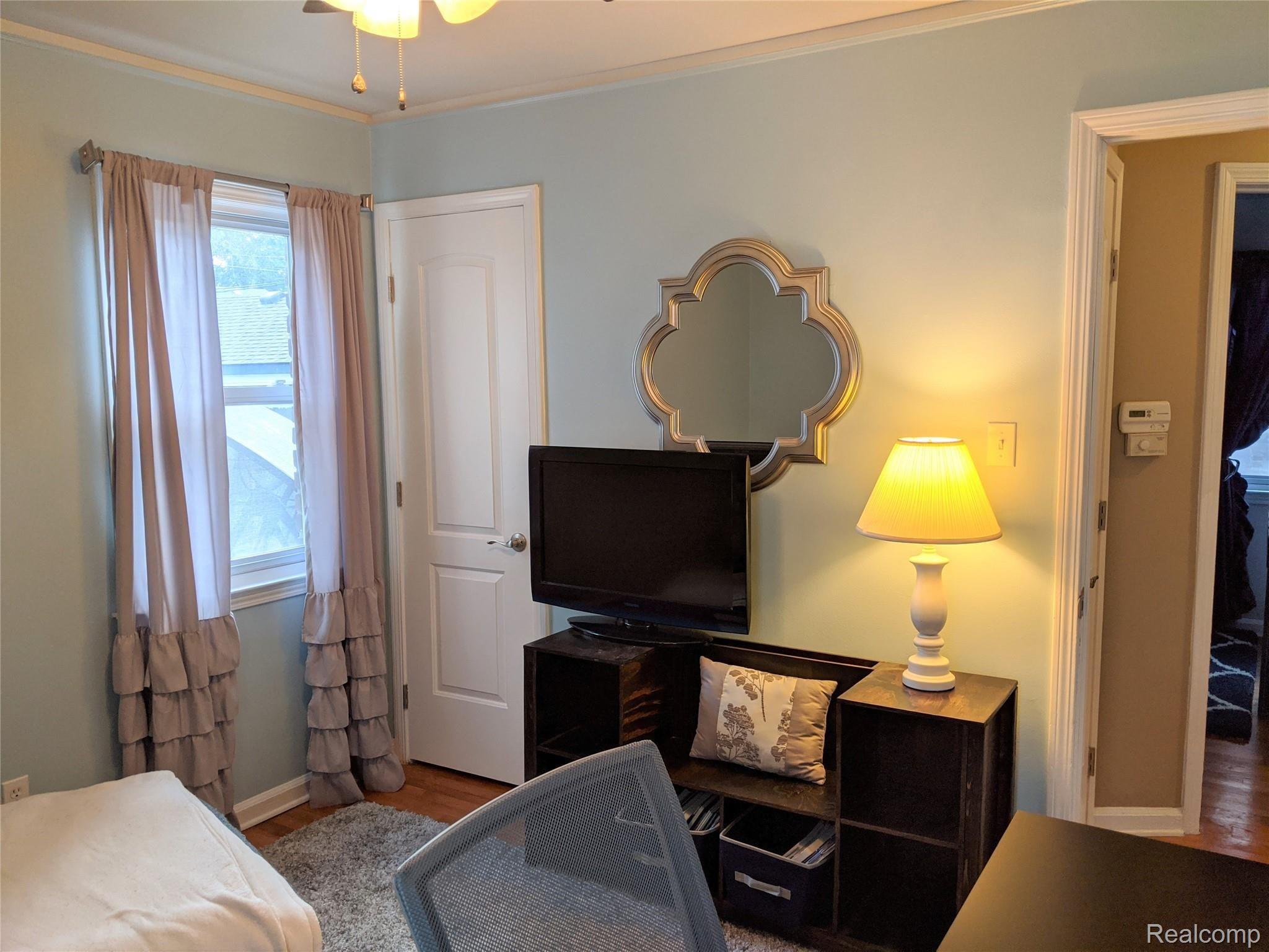 13357 Rosedale Street Southgate, MI 48195 - Photo 23 of 37 Bedroom 2 view 3