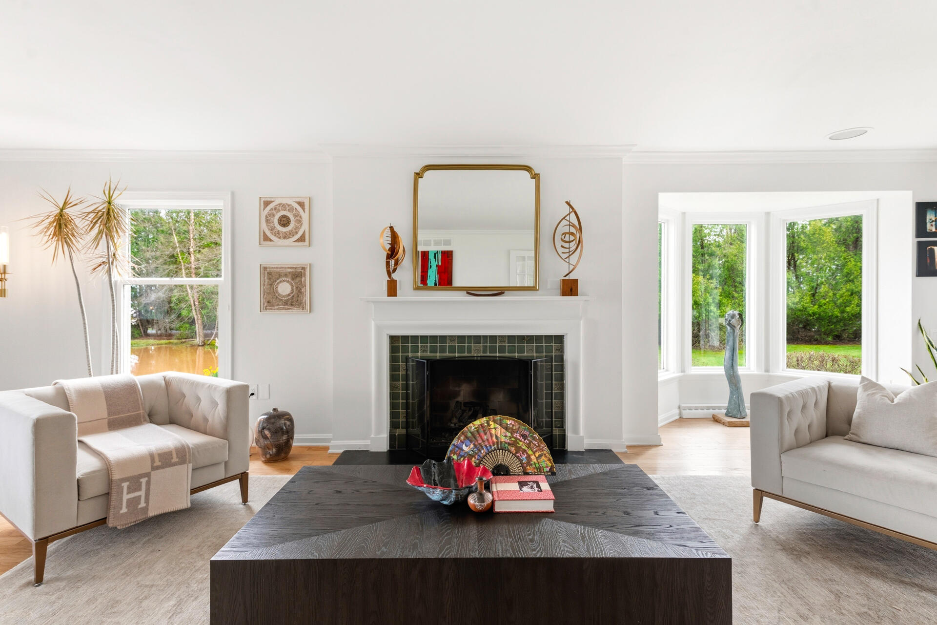 8035 North Beach Drive Fox Point, WI 53217 - Photo 7 of 69 Living Room
