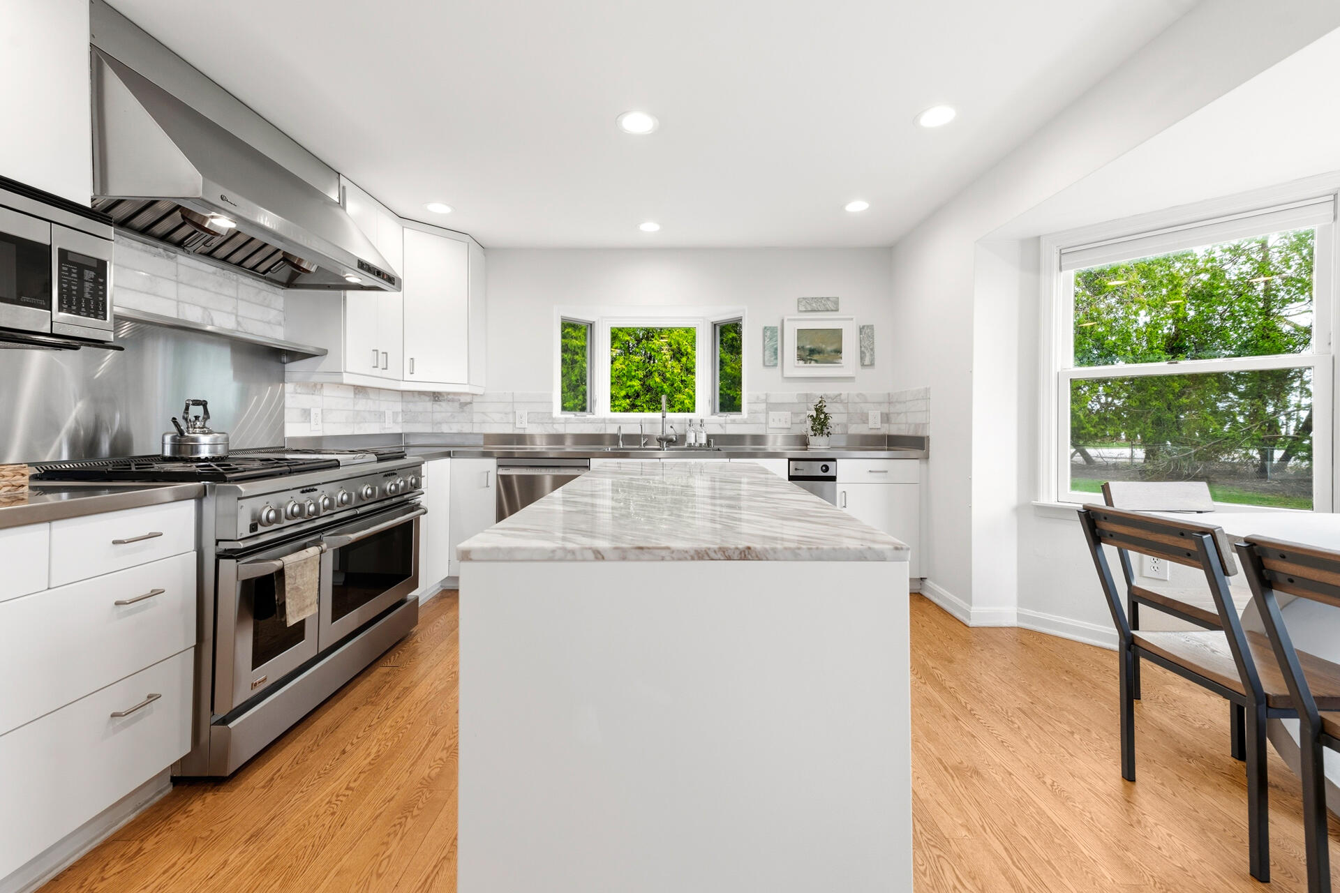 8035 North Beach Drive Fox Point, WI 53217 - Photo 14 of 69 Kitchen