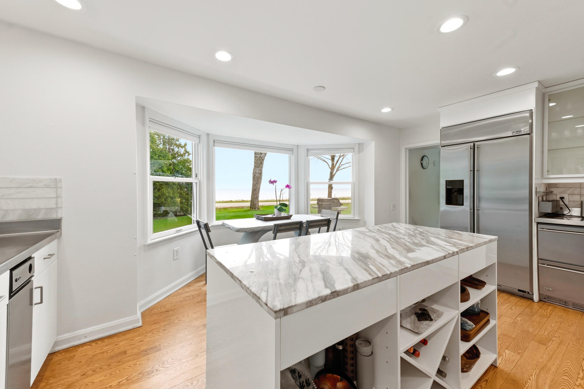 8035 North Beach Drive Fox Point, WI 53217 - Photo 17 of 69 Kitchen