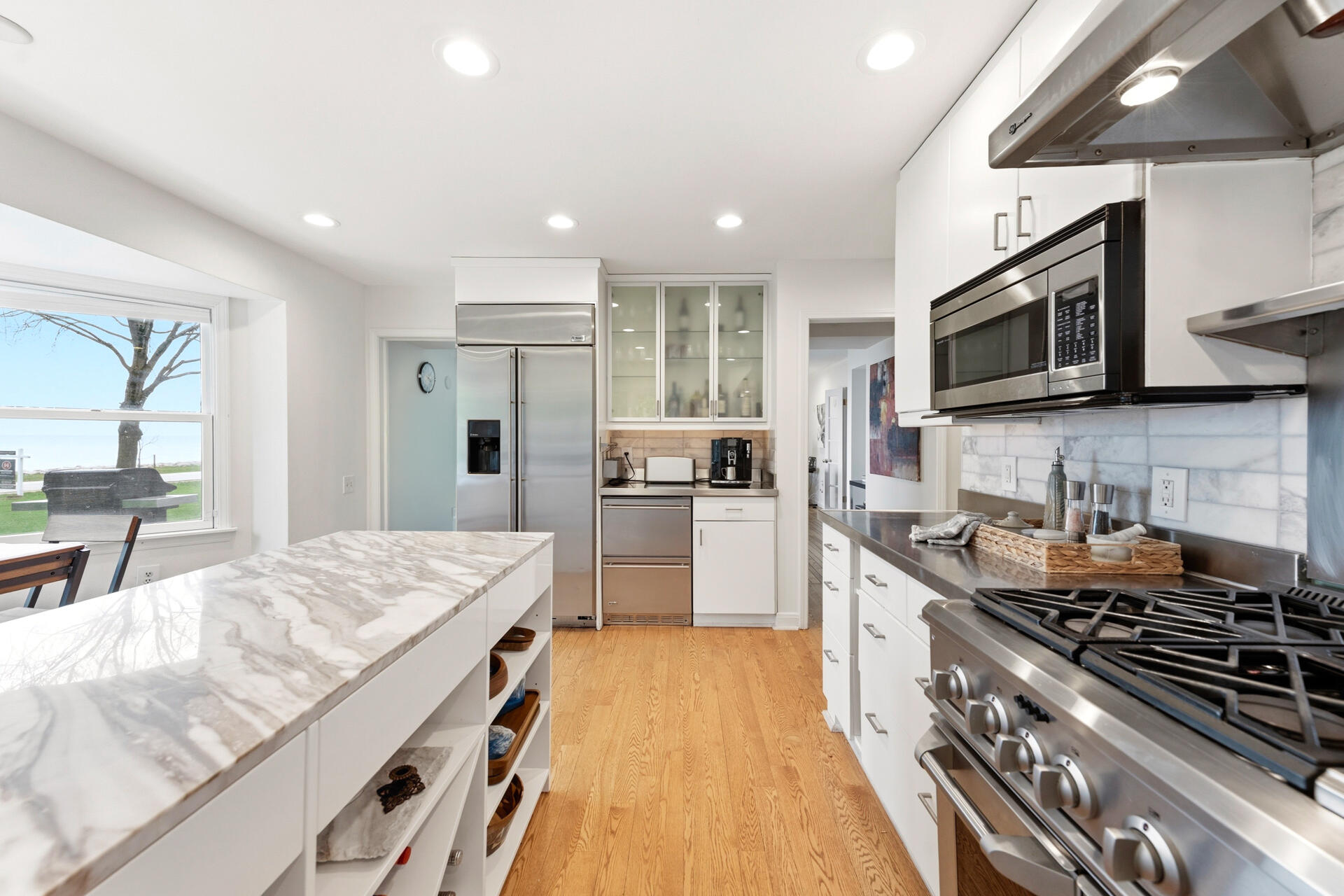 8035 North Beach Drive Fox Point, WI 53217 - Photo 18 of 69 Kitchen