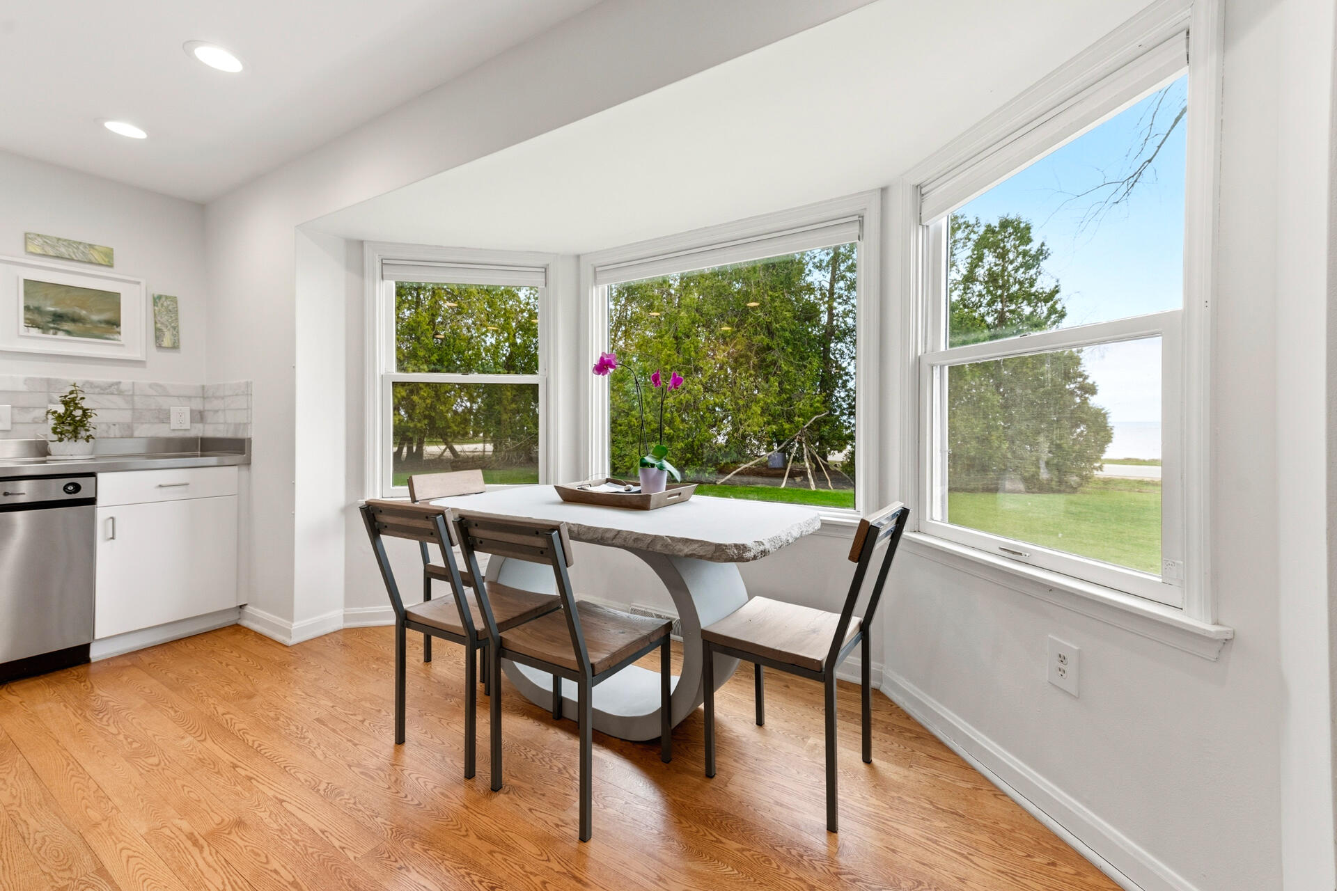 8035 North Beach Drive Fox Point, WI 53217 - Photo 19 of 69 Kitchen
