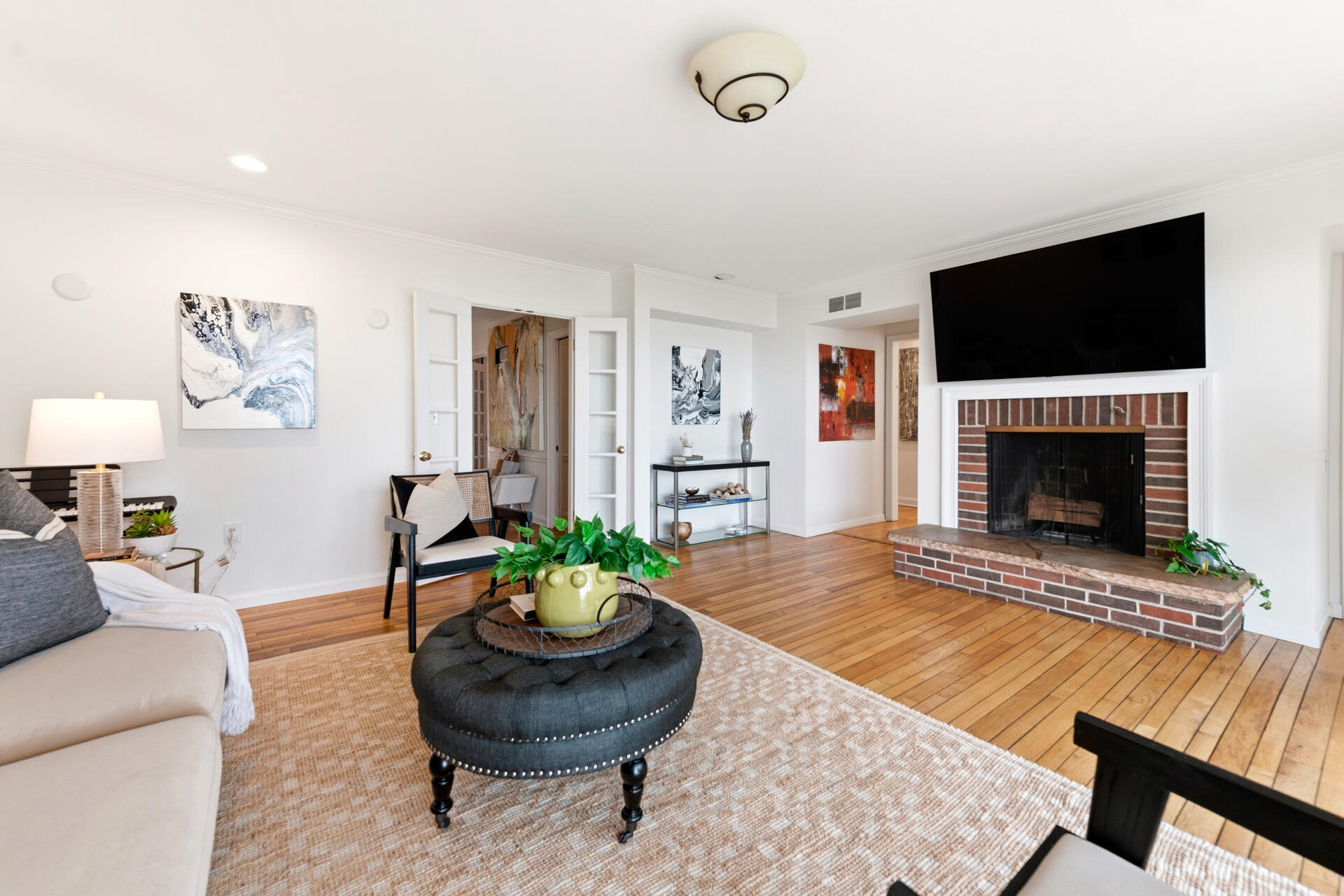 8035 North Beach Drive Fox Point, WI 53217 - Photo 21 of 69 Family Room