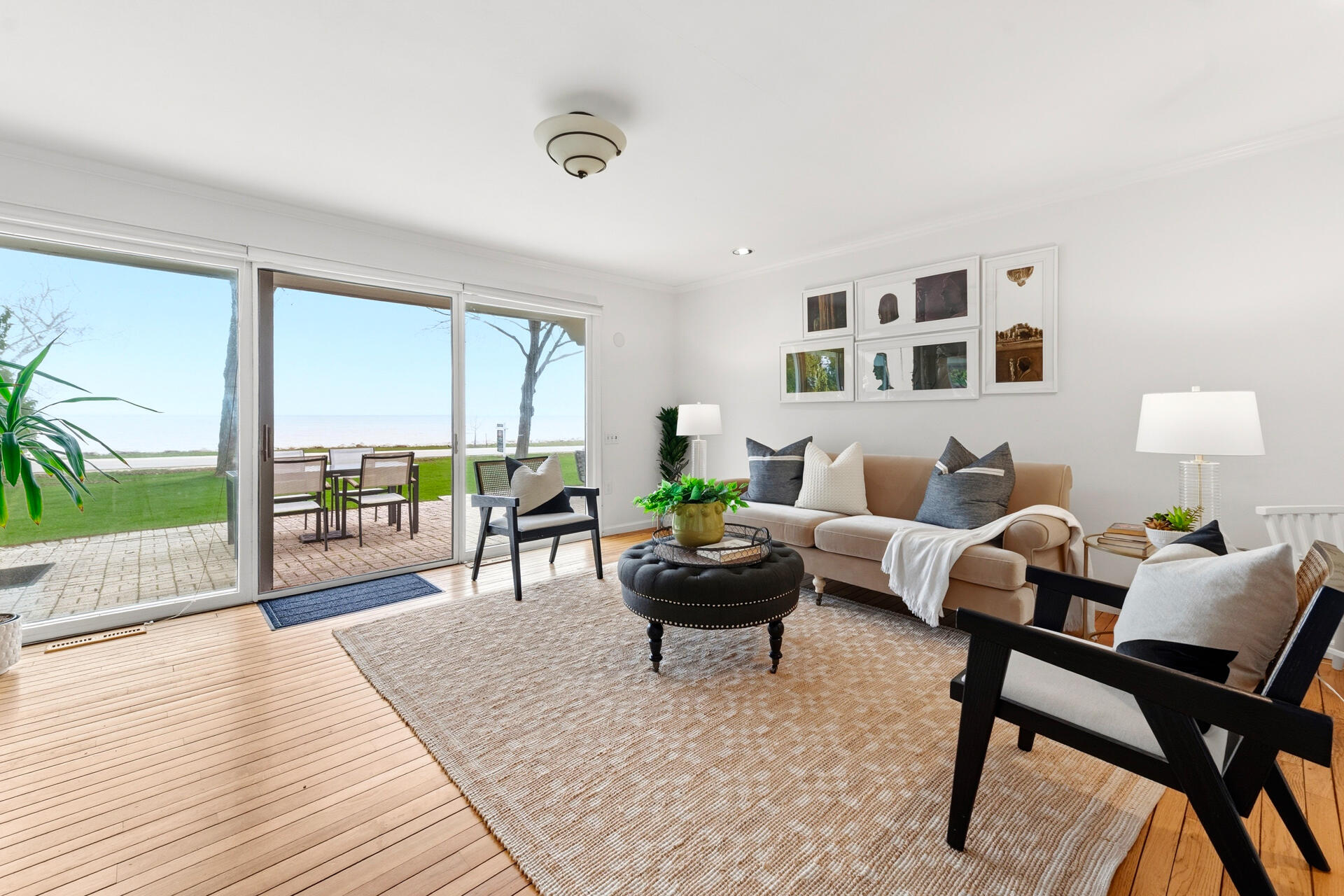 8035 North Beach Drive Fox Point, WI 53217 - Photo 22 of 69 Family Room