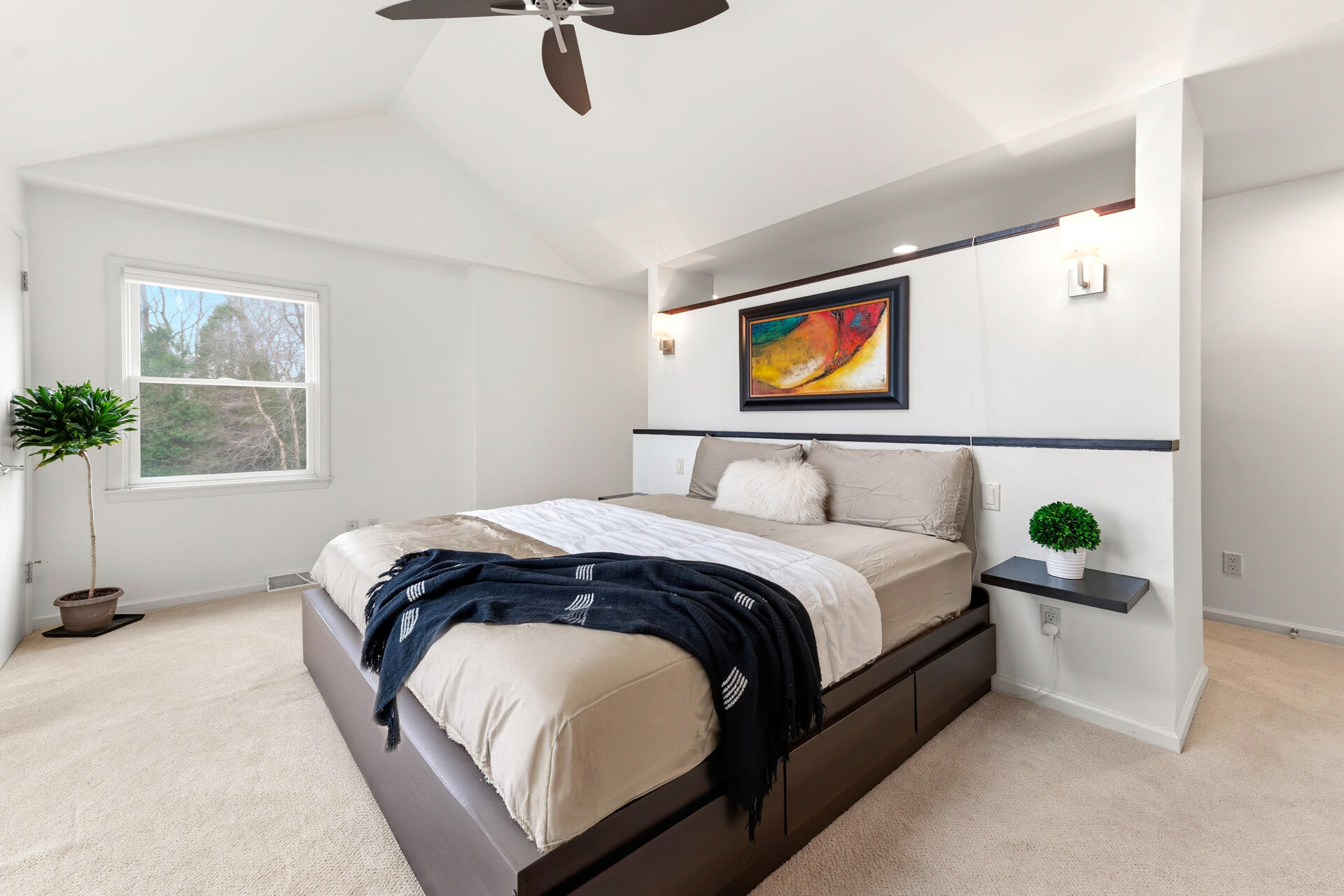 8035 North Beach Drive Fox Point, WI 53217 - Photo 28 of 69 Primary Bedroom