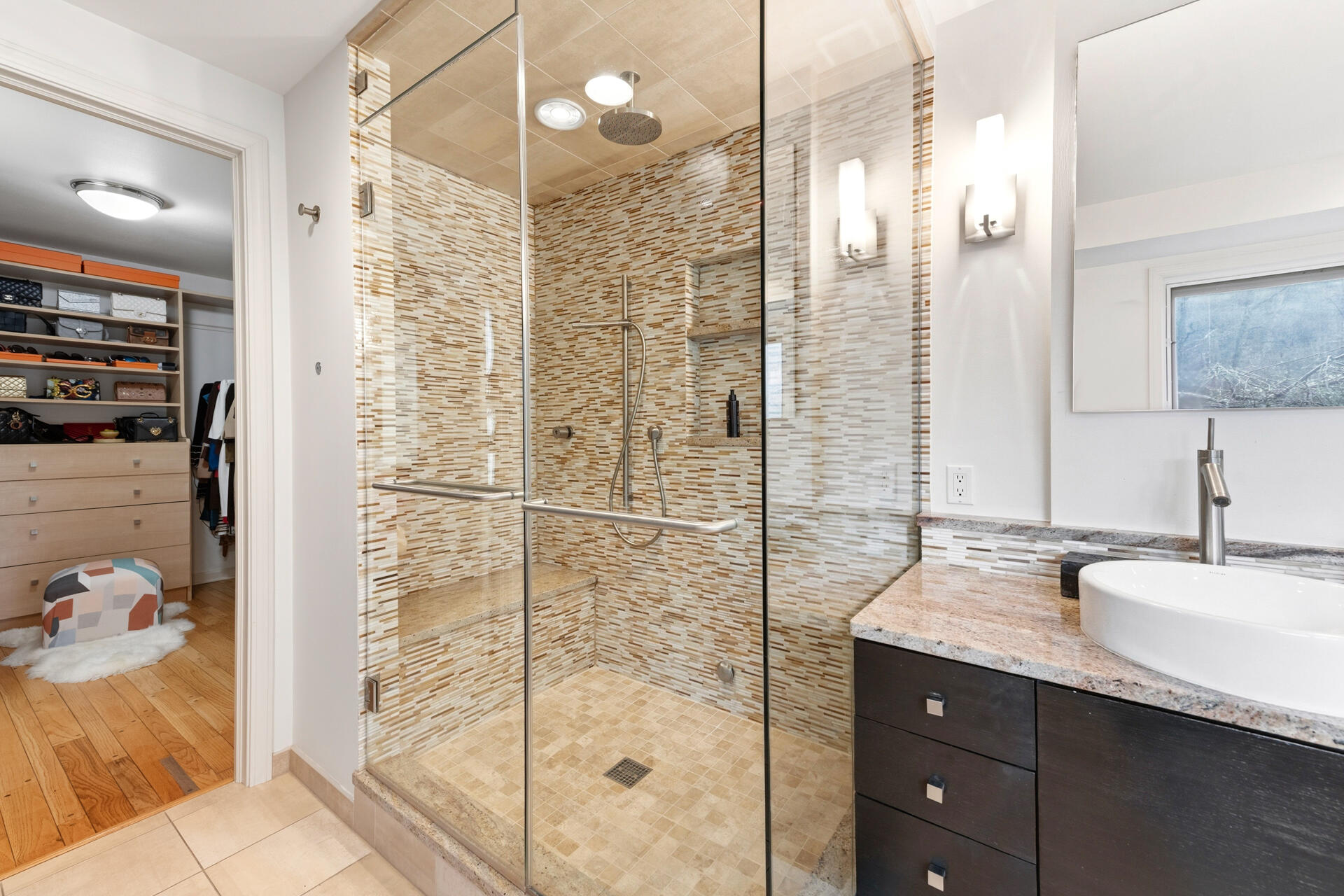 8035 North Beach Drive Fox Point, WI 53217 - Photo 34 of 69 Primary Bath