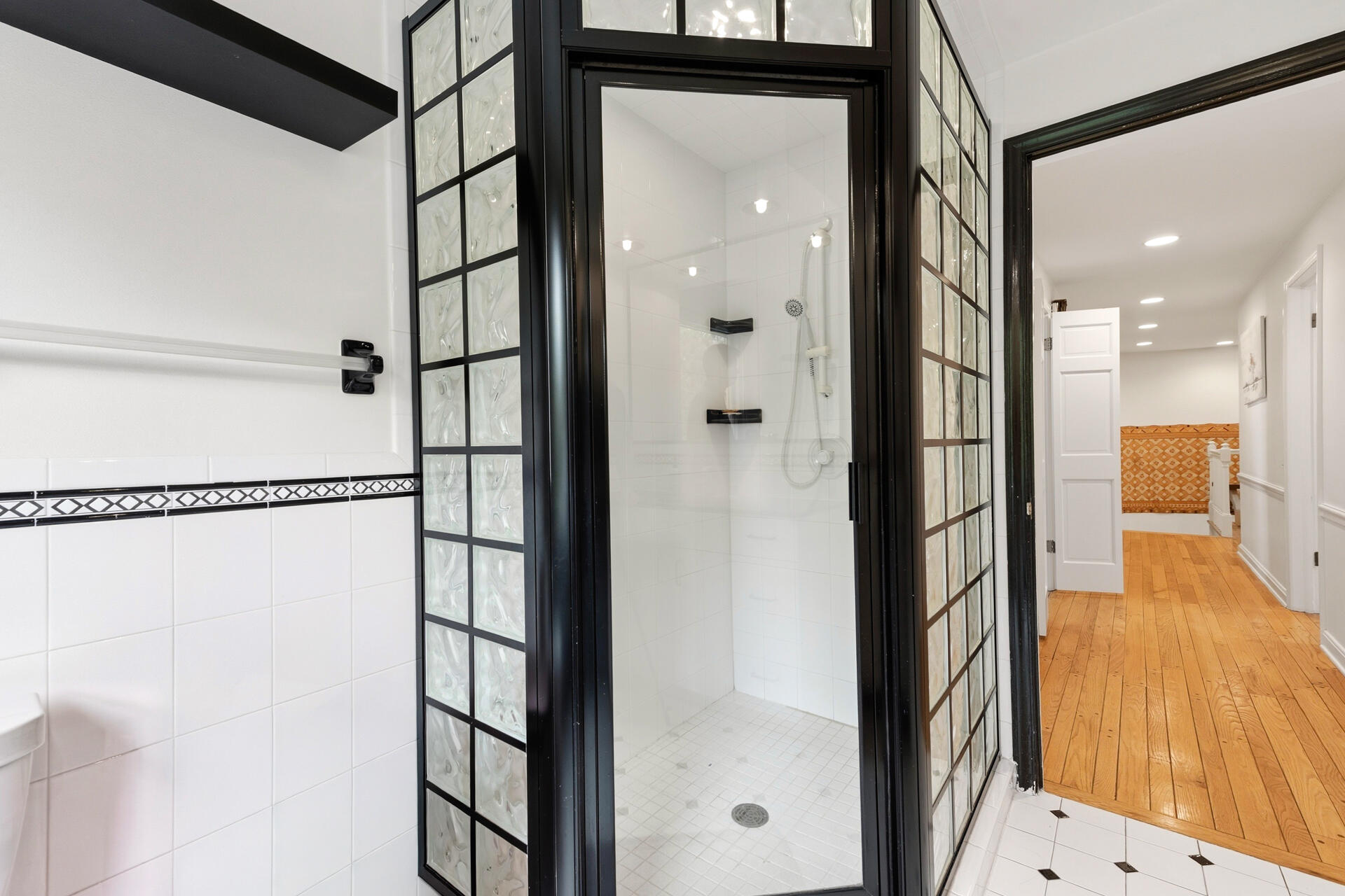 8035 North Beach Drive Fox Point, WI 53217 - Photo 38 of 69 Full Bath