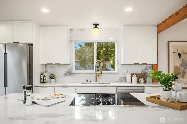 $1,695,000 | 9802 15th Avenue Northeast, Seattle, WA 98115