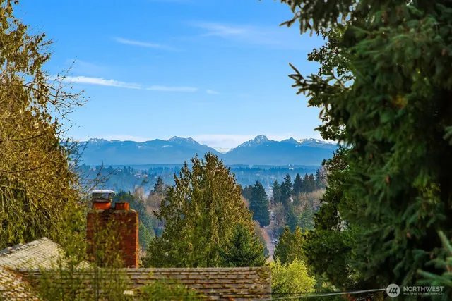 $1,695,000 | 9802 15th Avenue Northeast, Seattle, WA 98115