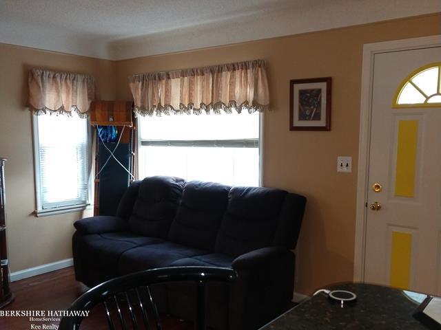 23091 David Eastpointe, MI 48021 - Photo 7 of 43 50097303-7.JPG