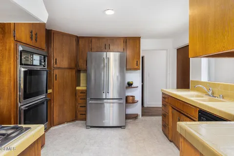 $1,595,000 | 1045 New York Drive, Altadena, CA 91001