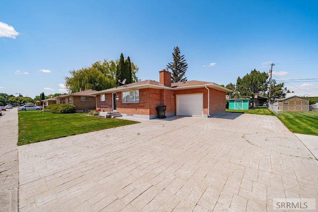 185 Spruce Street Shelley, ID 83274 - Photo 2 of 31