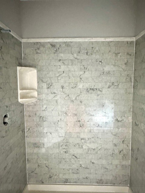 8369 State Line Road Taft, TN 38488 - Photo 19 of 20 a bathroom with a shower