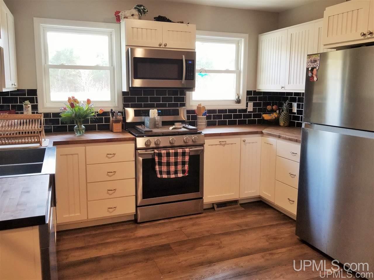 10434 West Co Road Manistique, MI 49854 - Photo 4 of 42